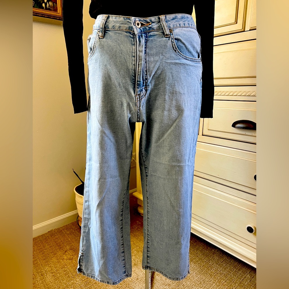 Cropped jeans by Jag.
